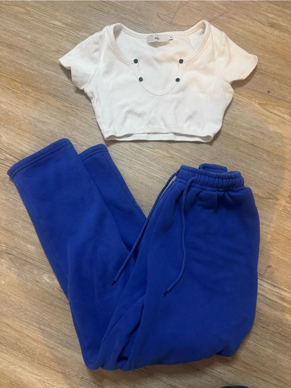Adika set
